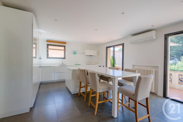 maison à vendre - 6 pièces - 149.23 m2 - STE MAXIME - 83 - PROVENCE-ALPES-COTE-D-AZUR - Century 21 Donzica Immobilier