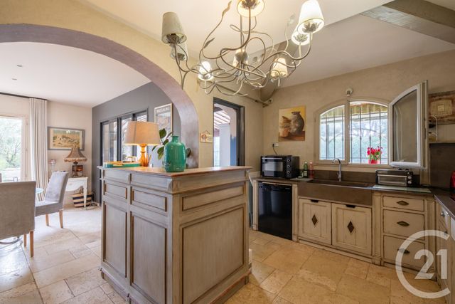 maison à vendre - 7 pièces - 331.0 m2 - STE MAXIME - 83 - PROVENCE-ALPES-COTE-D-AZUR - Century 21 Donzica Immobilier