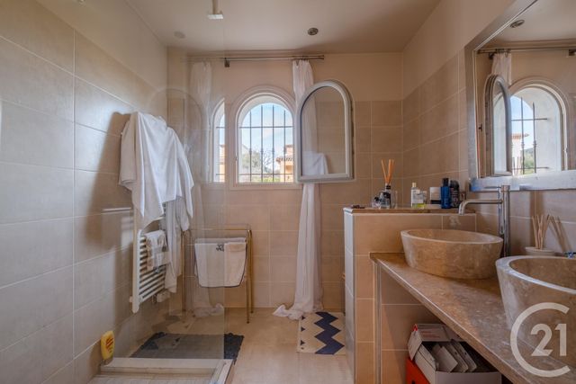 maison à vendre - 7 pièces - 331.0 m2 - STE MAXIME - 83 - PROVENCE-ALPES-COTE-D-AZUR - Century 21 Donzica Immobilier