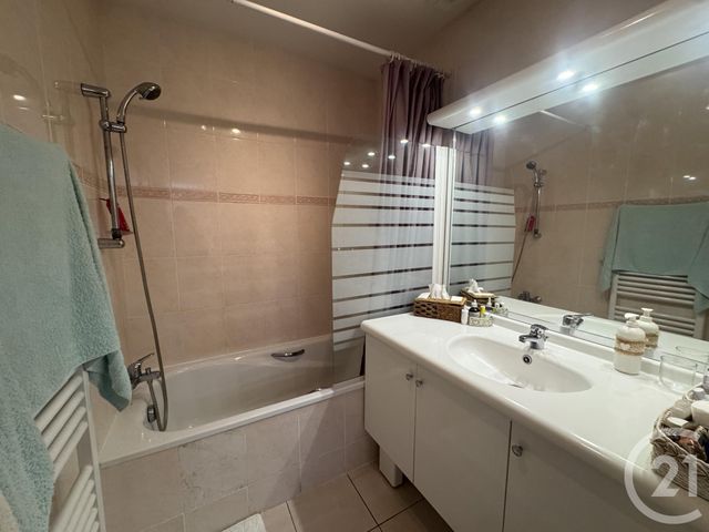 Appartement F3 à vendre - 3 pièces - 66.28 m2 - STE MAXIME - 83 - PROVENCE-ALPES-COTE-D-AZUR - Century 21 Donzica Immobilier