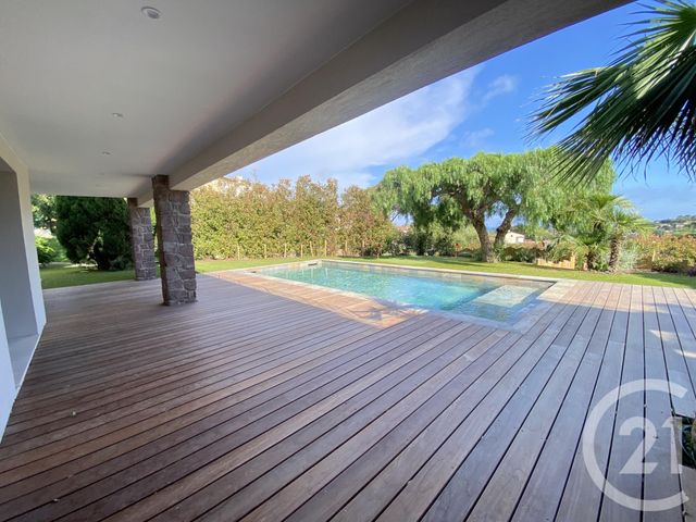 maison à vendre - 7 pièces - 238.0 m2 - LES ISSAMBRES - 83 - PROVENCE-ALPES-COTE-D-AZUR - Century 21 Donzica Immobilier