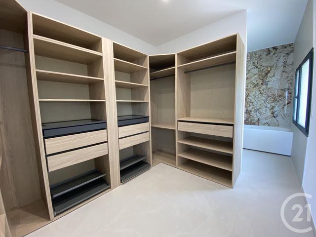 maison à vendre - 7 pièces - 238.0 m2 - LES ISSAMBRES - 83 - PROVENCE-ALPES-COTE-D-AZUR - Century 21 Donzica Immobilier