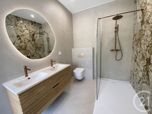 maison à vendre - 7 pièces - 238.0 m2 - LES ISSAMBRES - 83 - PROVENCE-ALPES-COTE-D-AZUR - Century 21 Donzica Immobilier