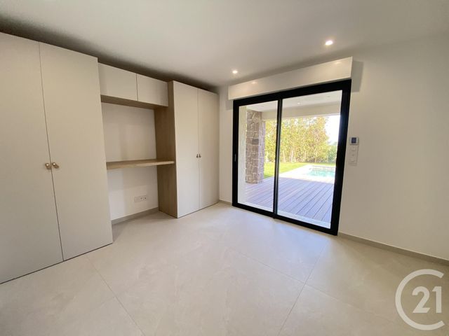 maison à vendre - 7 pièces - 238.0 m2 - LES ISSAMBRES - 83 - PROVENCE-ALPES-COTE-D-AZUR - Century 21 Donzica Immobilier