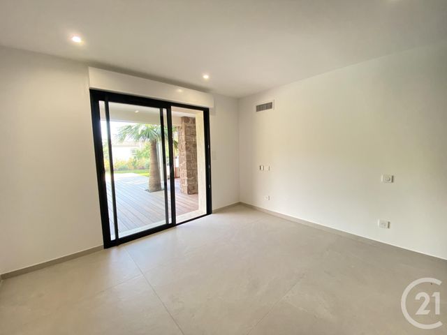 maison à vendre - 7 pièces - 238.0 m2 - LES ISSAMBRES - 83 - PROVENCE-ALPES-COTE-D-AZUR - Century 21 Donzica Immobilier