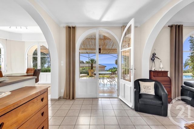 maison à vendre - 5 pièces - 143.0 m2 - LES ISSAMBRES - 83 - PROVENCE-ALPES-COTE-D-AZUR - Century 21 Donzica Immobilier