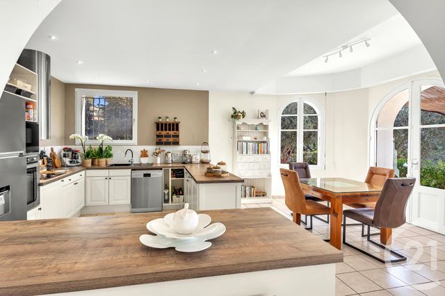 maison à vendre - 5 pièces - 143.0 m2 - LES ISSAMBRES - 83 - PROVENCE-ALPES-COTE-D-AZUR - Century 21 Donzica Immobilier