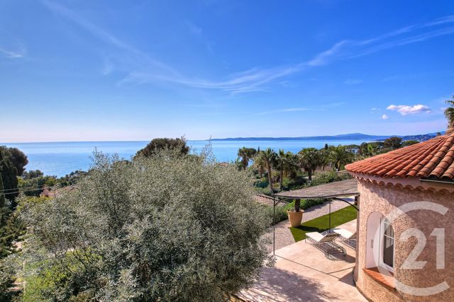 maison à vendre - 5 pièces - 143.0 m2 - LES ISSAMBRES - 83 - PROVENCE-ALPES-COTE-D-AZUR - Century 21 Donzica Immobilier