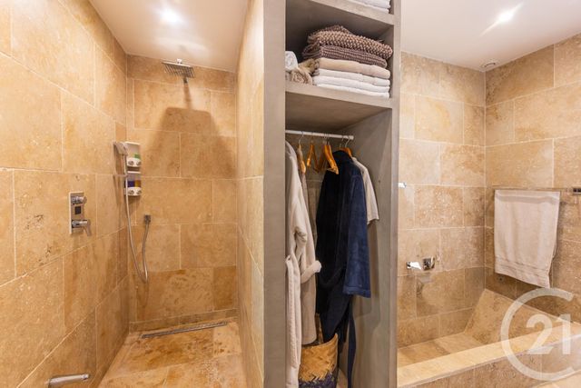 maison à vendre - 5 pièces - 143.0 m2 - LES ISSAMBRES - 83 - PROVENCE-ALPES-COTE-D-AZUR - Century 21 Donzica Immobilier