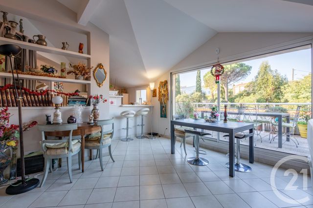 Appartement F3 à vendre - 3 pièces - 81.45 m2 - STE MAXIME - 83 - PROVENCE-ALPES-COTE-D-AZUR - Century 21 Donzica Immobilier