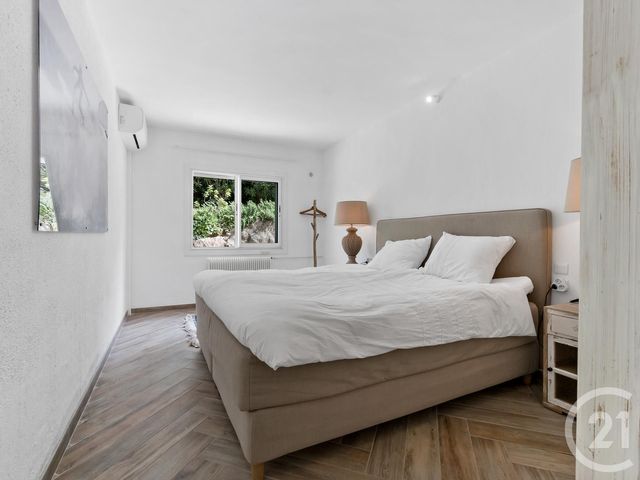 maison à vendre - 8 pièces - 220.0 m2 - STE MAXIME - 83 - PROVENCE-ALPES-COTE-D-AZUR - Century 21 Donzica Immobilier