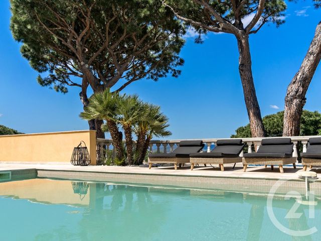 maison à vendre - 8 pièces - 220.0 m2 - STE MAXIME - 83 - PROVENCE-ALPES-COTE-D-AZUR - Century 21 Donzica Immobilier