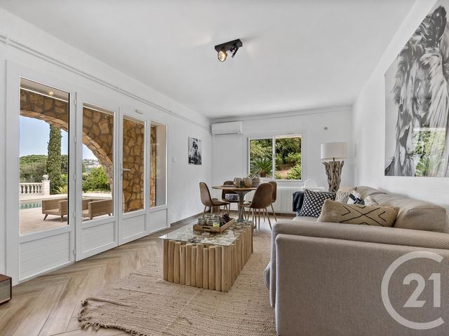 maison à vendre - 8 pièces - 220.0 m2 - STE MAXIME - 83 - PROVENCE-ALPES-COTE-D-AZUR - Century 21 Donzica Immobilier