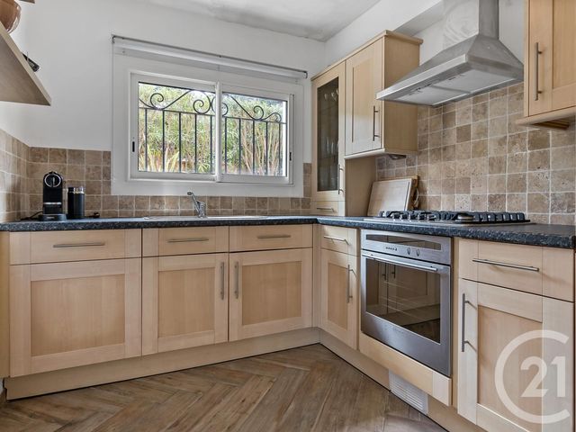 maison à vendre - 8 pièces - 220.0 m2 - STE MAXIME - 83 - PROVENCE-ALPES-COTE-D-AZUR - Century 21 Donzica Immobilier