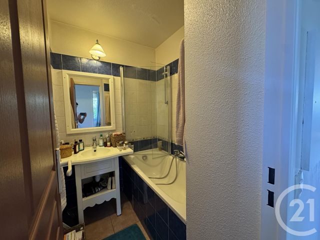 Appartement F3 à vendre - 3 pièces - 51.0 m2 - LES ISSAMBRES - 83 - PROVENCE-ALPES-COTE-D-AZUR - Century 21 Donzica Immobilier