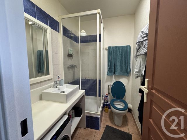 Appartement F3 à vendre - 3 pièces - 51.0 m2 - LES ISSAMBRES - 83 - PROVENCE-ALPES-COTE-D-AZUR - Century 21 Donzica Immobilier