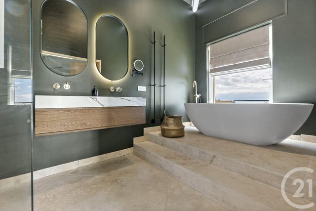 maison à vendre - 7 pièces - 300.0 m2 - STE MAXIME - 83 - PROVENCE-ALPES-COTE-D-AZUR - Century 21 Donzica Immobilier
