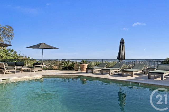 maison à vendre - 7 pièces - 300.0 m2 - STE MAXIME - 83 - PROVENCE-ALPES-COTE-D-AZUR - Century 21 Donzica Immobilier