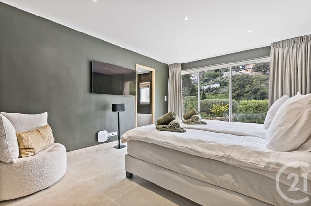 maison à vendre - 7 pièces - 300.0 m2 - STE MAXIME - 83 - PROVENCE-ALPES-COTE-D-AZUR - Century 21 Donzica Immobilier