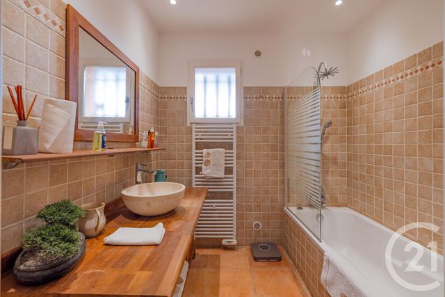 maison à vendre - 9 pièces - 228.71 m2 - STE MAXIME - 83 - PROVENCE-ALPES-COTE-D-AZUR - Century 21 Donzica Immobilier