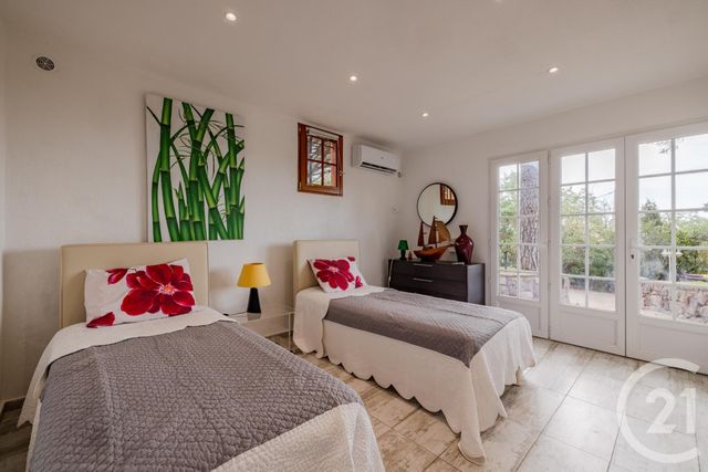 maison à vendre - 9 pièces - 228.71 m2 - STE MAXIME - 83 - PROVENCE-ALPES-COTE-D-AZUR - Century 21 Donzica Immobilier