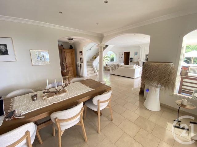 maison à vendre - 7 pièces - 311.87 m2 - STE MAXIME - 83 - PROVENCE-ALPES-COTE-D-AZUR - Century 21 Donzica Immobilier