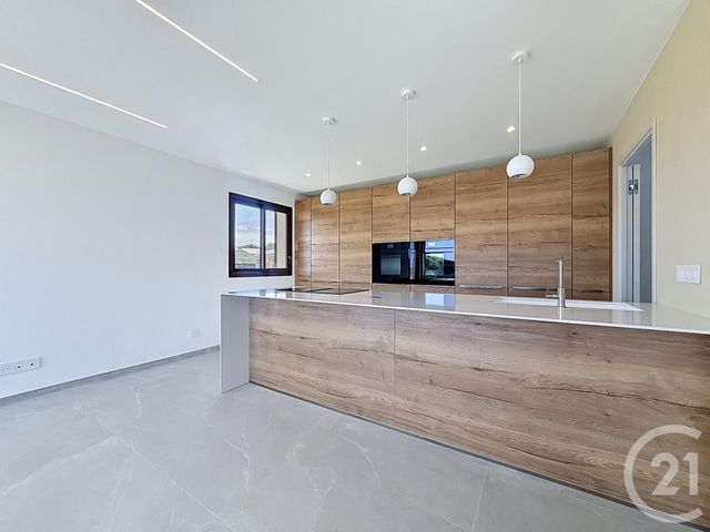 maison à vendre - 7 pièces - 182.0 m2 - LES ISSAMBRES - 83 - PROVENCE-ALPES-COTE-D-AZUR - Century 21 Donzica Immobilier