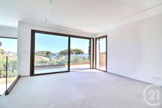 maison à vendre - 7 pièces - 182.0 m2 - LES ISSAMBRES - 83 - PROVENCE-ALPES-COTE-D-AZUR - Century 21 Donzica Immobilier