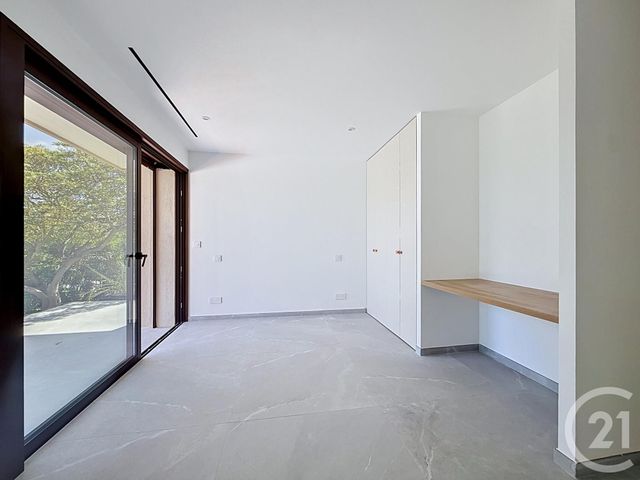 maison à vendre - 7 pièces - 182.0 m2 - LES ISSAMBRES - 83 - PROVENCE-ALPES-COTE-D-AZUR - Century 21 Donzica Immobilier