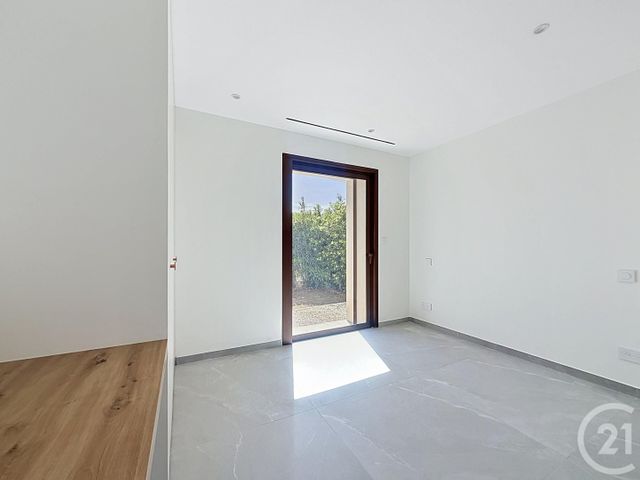 maison à vendre - 7 pièces - 182.0 m2 - LES ISSAMBRES - 83 - PROVENCE-ALPES-COTE-D-AZUR - Century 21 Donzica Immobilier