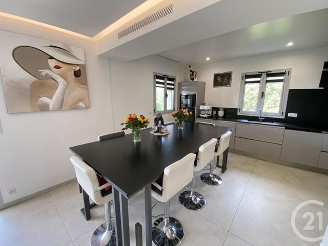 maison à vendre - 6 pièces - 166.0 m2 - STE MAXIME - 83 - PROVENCE-ALPES-COTE-D-AZUR - Century 21 Donzica Immobilier