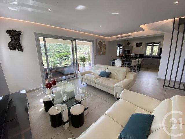 maison à vendre - 6 pièces - 166.0 m2 - STE MAXIME - 83 - PROVENCE-ALPES-COTE-D-AZUR - Century 21 Donzica Immobilier
