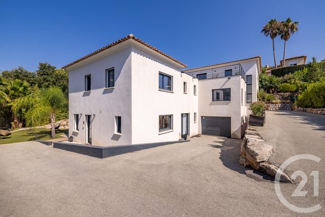 maison à vendre - 6 pièces - 285.0 m2 - FREJUS - 83 - PROVENCE-ALPES-COTE-D-AZUR - Century 21 Donzica Immobilier