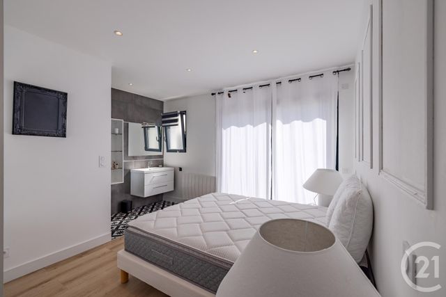 maison à vendre - 6 pièces - 285.0 m2 - FREJUS - 83 - PROVENCE-ALPES-COTE-D-AZUR - Century 21 Donzica Immobilier