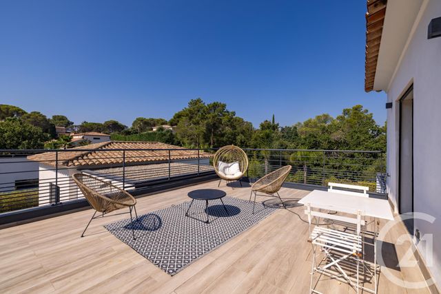 maison à vendre - 6 pièces - 285.0 m2 - FREJUS - 83 - PROVENCE-ALPES-COTE-D-AZUR - Century 21 Donzica Immobilier