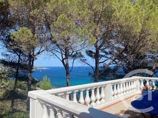 maison à vendre - 8 pièces - 289.94 m2 - STE MAXIME - 83 - PROVENCE-ALPES-COTE-D-AZUR - Century 21 Donzica Immobilier