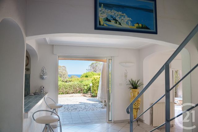 maison à vendre - 5 pièces - 150.4 m2 - LES ISSAMBRES - 83 - PROVENCE-ALPES-COTE-D-AZUR - Century 21 Donzica Immobilier