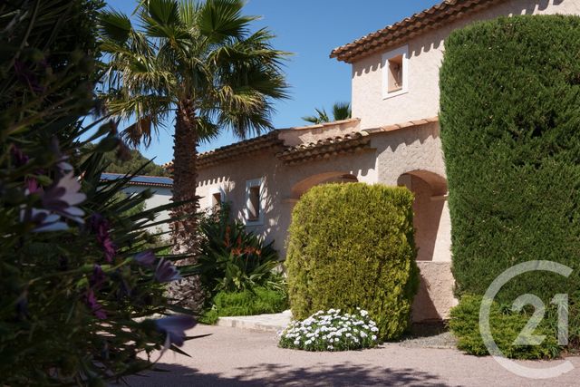 maison à vendre - 5 pièces - 150.4 m2 - LES ISSAMBRES - 83 - PROVENCE-ALPES-COTE-D-AZUR - Century 21 Donzica Immobilier