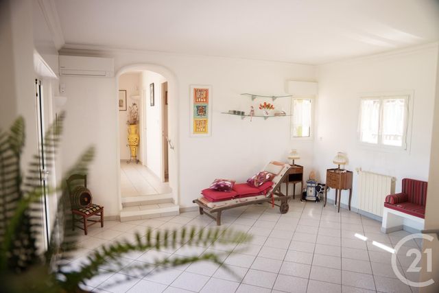maison à vendre - 5 pièces - 150.4 m2 - LES ISSAMBRES - 83 - PROVENCE-ALPES-COTE-D-AZUR - Century 21 Donzica Immobilier