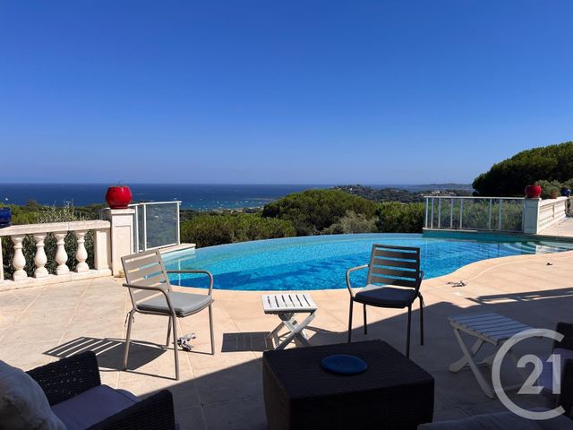 maison à vendre - 8 pièces - 241.0 m2 - STE MAXIME - 83 - PROVENCE-ALPES-COTE-D-AZUR - Century 21 Donzica Immobilier