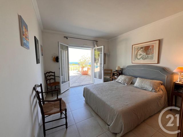 maison à vendre - 8 pièces - 241.0 m2 - STE MAXIME - 83 - PROVENCE-ALPES-COTE-D-AZUR - Century 21 Donzica Immobilier
