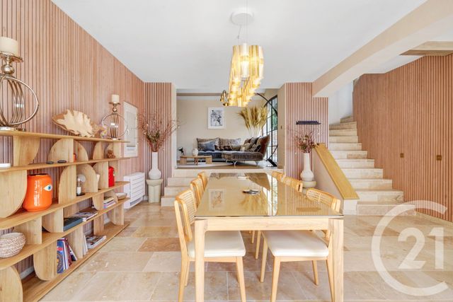 maison à vendre - 9 pièces - 200.0 m2 - LES ISSAMBRES - 83 - PROVENCE-ALPES-COTE-D-AZUR - Century 21 Donzica Immobilier