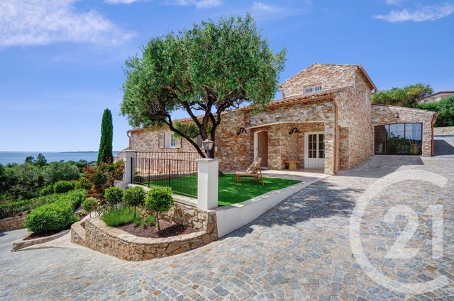 maison à vendre - 9 pièces - 200.0 m2 - LES ISSAMBRES - 83 - PROVENCE-ALPES-COTE-D-AZUR - Century 21 Donzica Immobilier