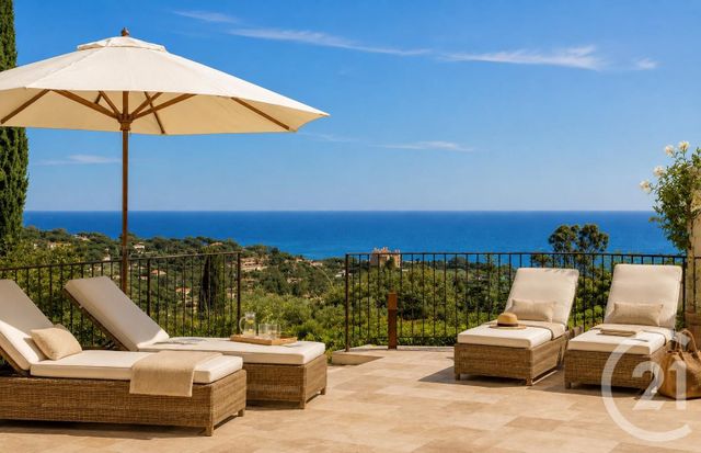 maison à vendre - 9 pièces - 200.0 m2 - LES ISSAMBRES - 83 - PROVENCE-ALPES-COTE-D-AZUR - Century 21 Donzica Immobilier