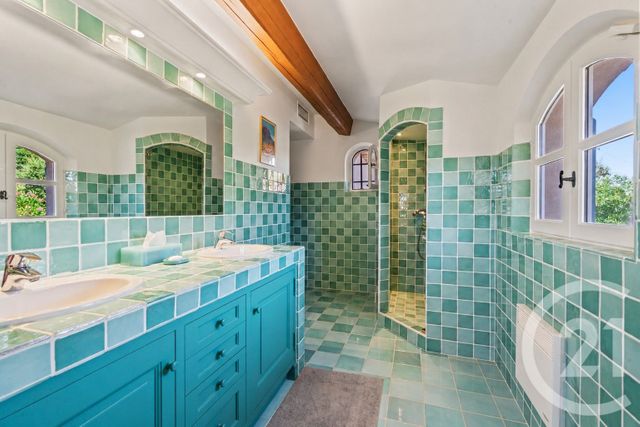 maison à vendre - 8 pièces - 180.0 m2 - LES ISSAMBRES - 83 - PROVENCE-ALPES-COTE-D-AZUR - Century 21 Donzica Immobilier
