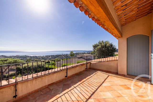 maison à vendre - 8 pièces - 180.0 m2 - LES ISSAMBRES - 83 - PROVENCE-ALPES-COTE-D-AZUR - Century 21 Donzica Immobilier