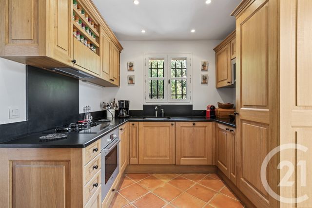 maison à vendre - 8 pièces - 180.0 m2 - LES ISSAMBRES - 83 - PROVENCE-ALPES-COTE-D-AZUR - Century 21 Donzica Immobilier