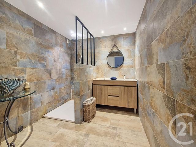 maison à vendre - 7 pièces - 161.4 m2 - FREJUS - 83 - PROVENCE-ALPES-COTE-D-AZUR - Century 21 Donzica Immobilier