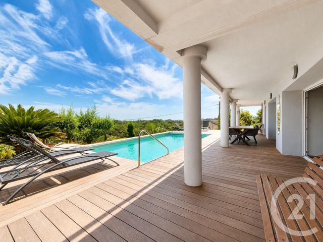 maison à vendre - 7 pièces - 161.4 m2 - FREJUS - 83 - PROVENCE-ALPES-COTE-D-AZUR - Century 21 Donzica Immobilier