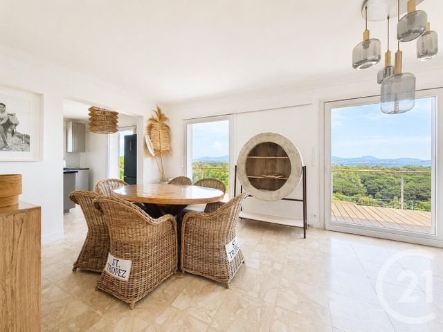 maison à vendre - 7 pièces - 161.4 m2 - FREJUS - 83 - PROVENCE-ALPES-COTE-D-AZUR - Century 21 Donzica Immobilier